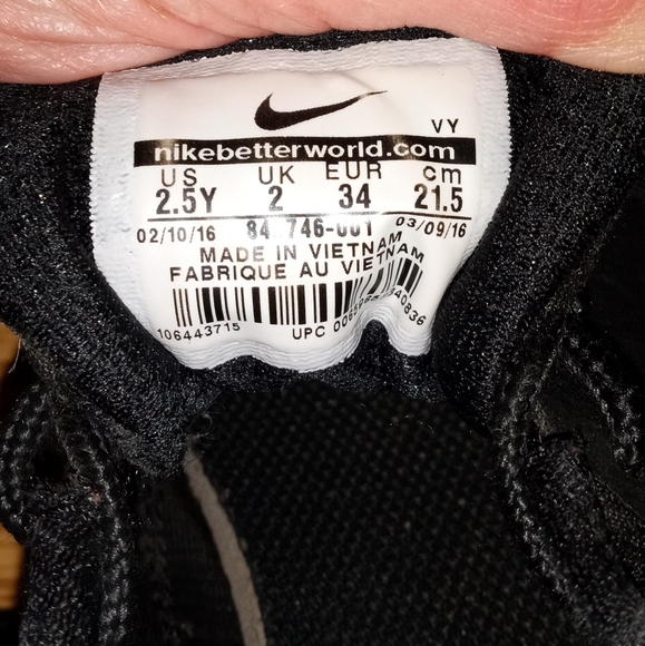 Kids Nike Air Max Thea 2.5Y  black mesh with pink accents foam midsole - Picture 2 of 11